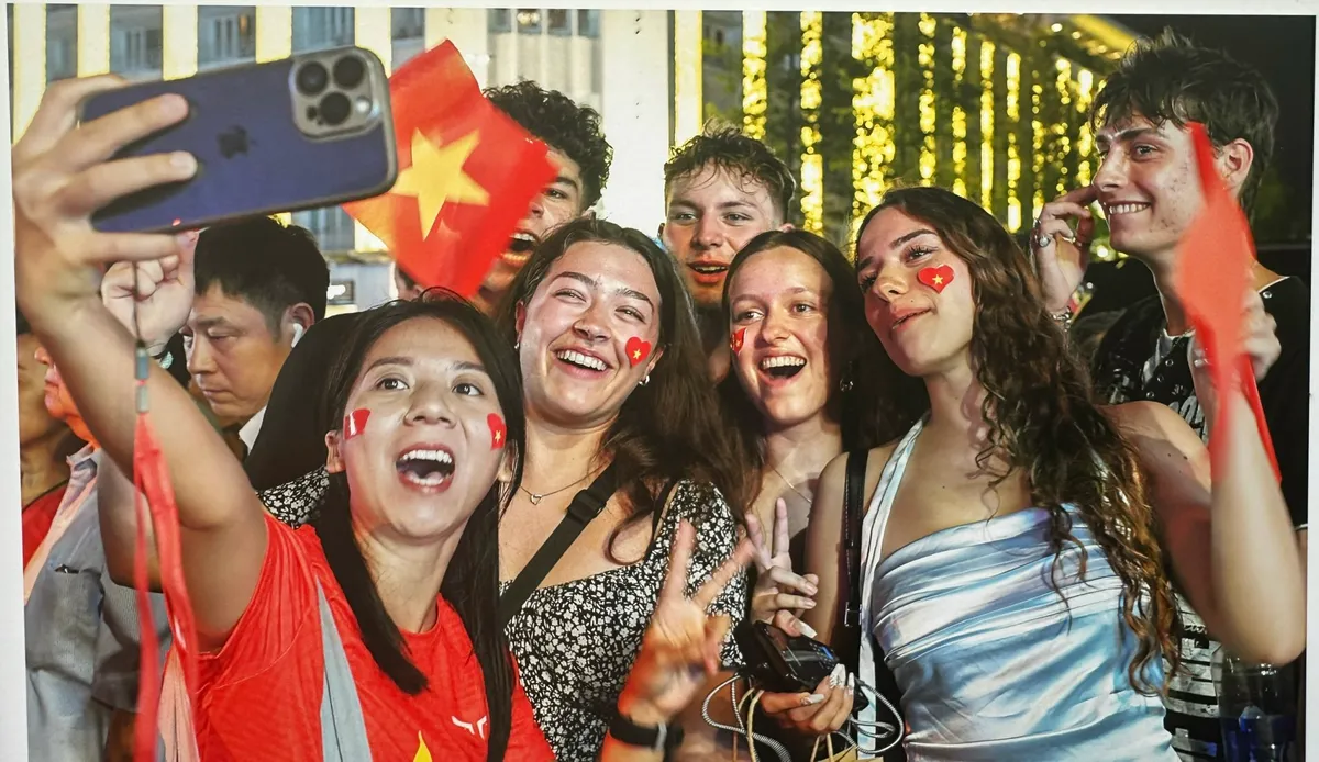 "50 năm niềm vui thống nhất" qua lăng kính nhiếp ảnh- Ảnh 6.