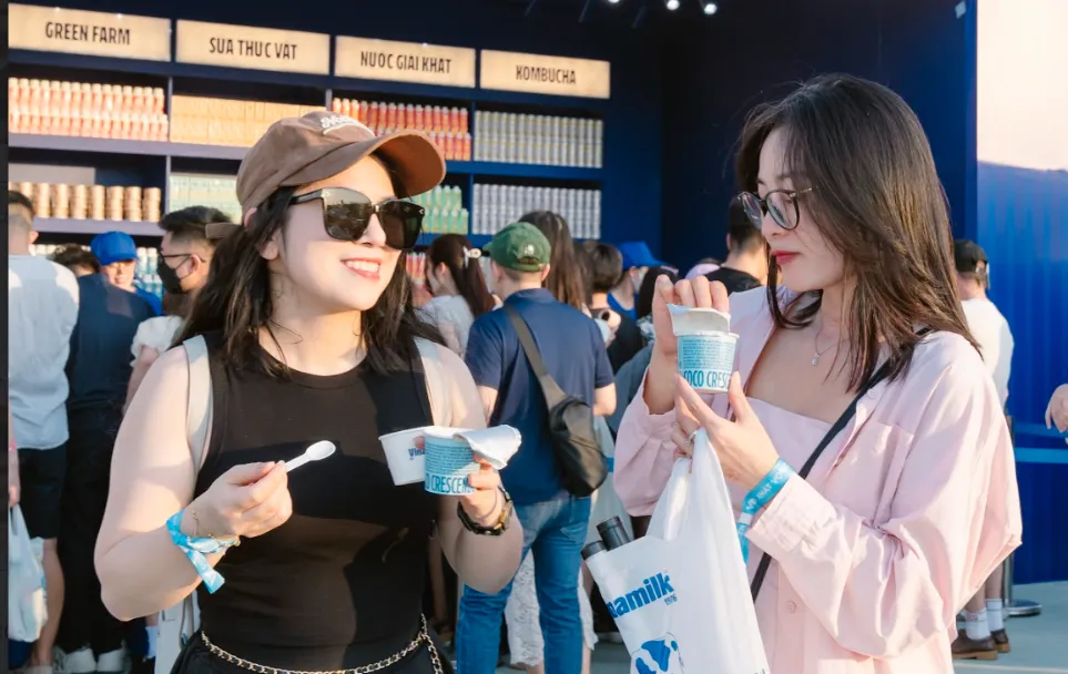 Check-in cực chất, Vinamilk tiếp năng lượng tươi vui cho các lễ hội âm nhạc cuối tuần - Ảnh 7.