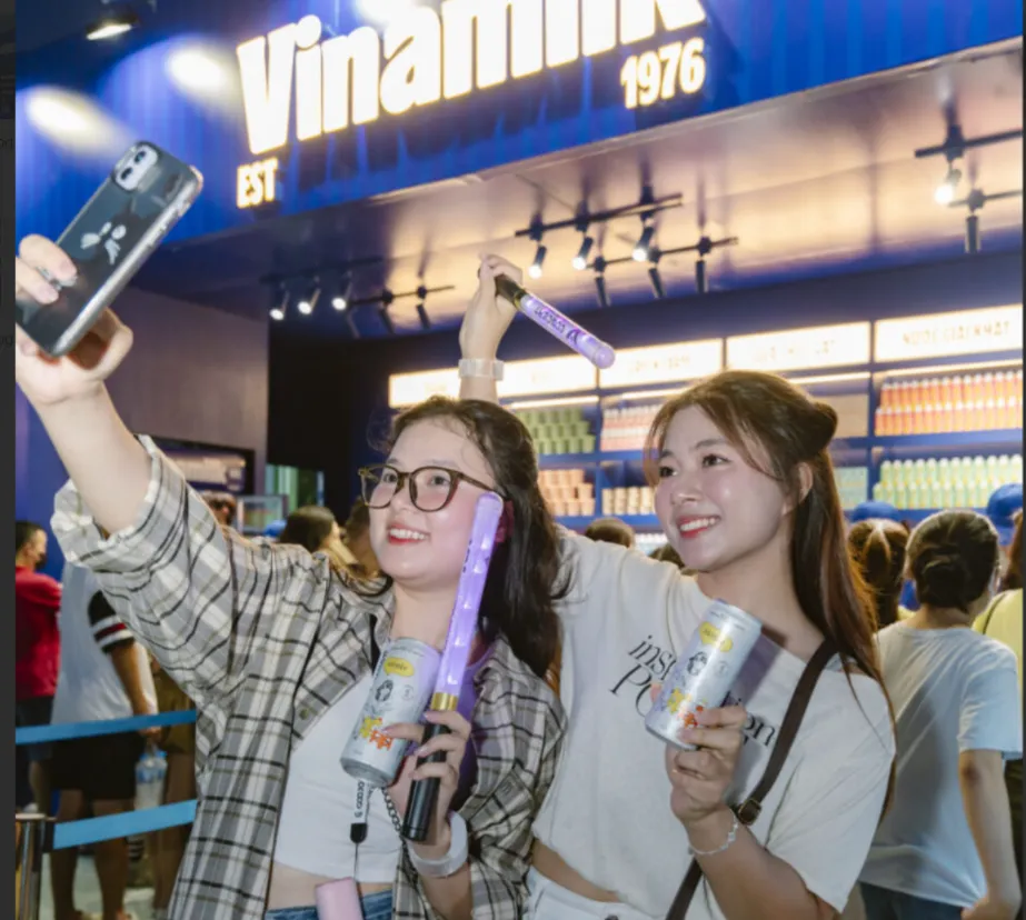 Check-in cực chất, Vinamilk tiếp năng lượng tươi vui cho các lễ hội âm nhạc cuối tuần - Ảnh 6.