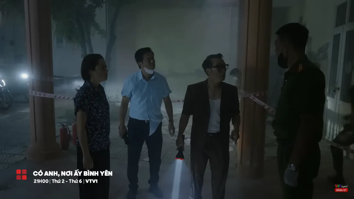 Có anh, nơi ấy bình yên - Tập 11: Cháy kho lưu trữ, ông Thứ xin bí thư Tuyết không báo công an tỉnh - Ảnh 3.