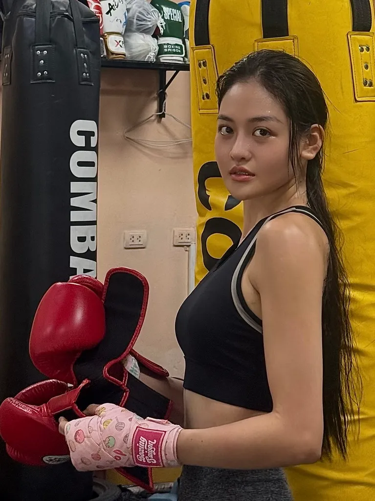 Diễn vi&ecirc;n Th&ugrave;y Anh: Thể thao đẩy l&ugrave;i năng lượng ti&ecirc;u cực- Ảnh 3.