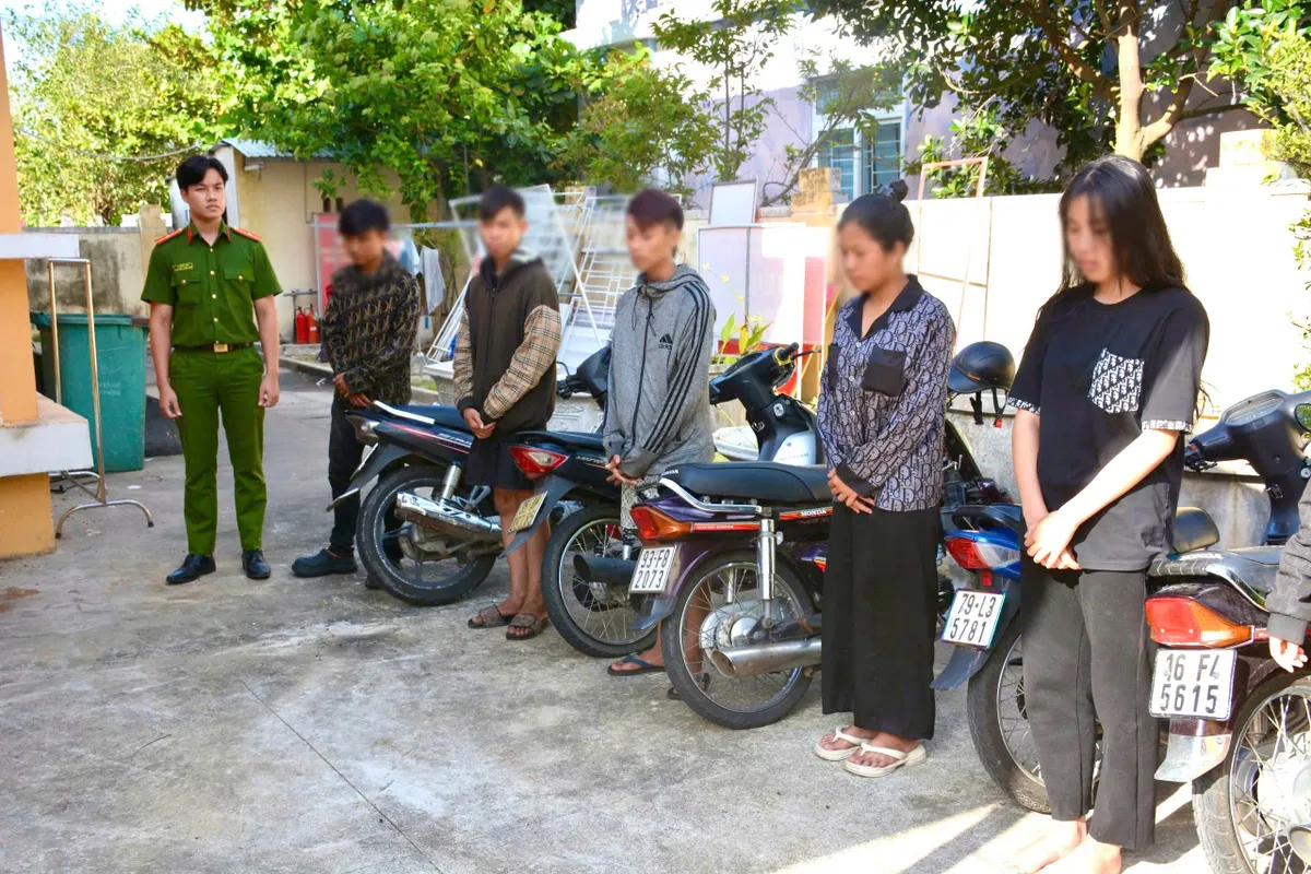 Triệt phá nhóm thanh thiếu niên thực hiện hàng loạt vụ trộm cắp xe máy ở Đà Nẵng - Ảnh 1.