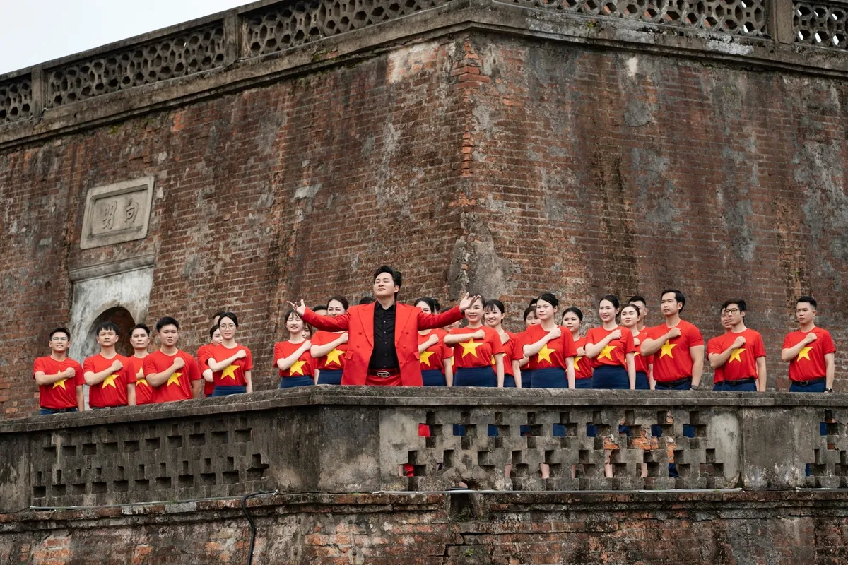 Bộ đôi Tùng Dương - Nguyễn Văn Chung  - Ảnh 4.