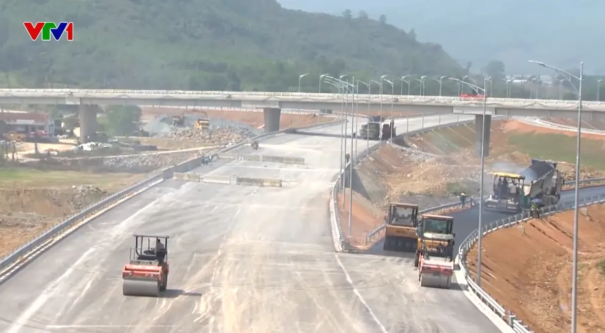 Đưa thêm hơn 200 km đường bộ cao tốc vào khai thác - Ảnh 1.