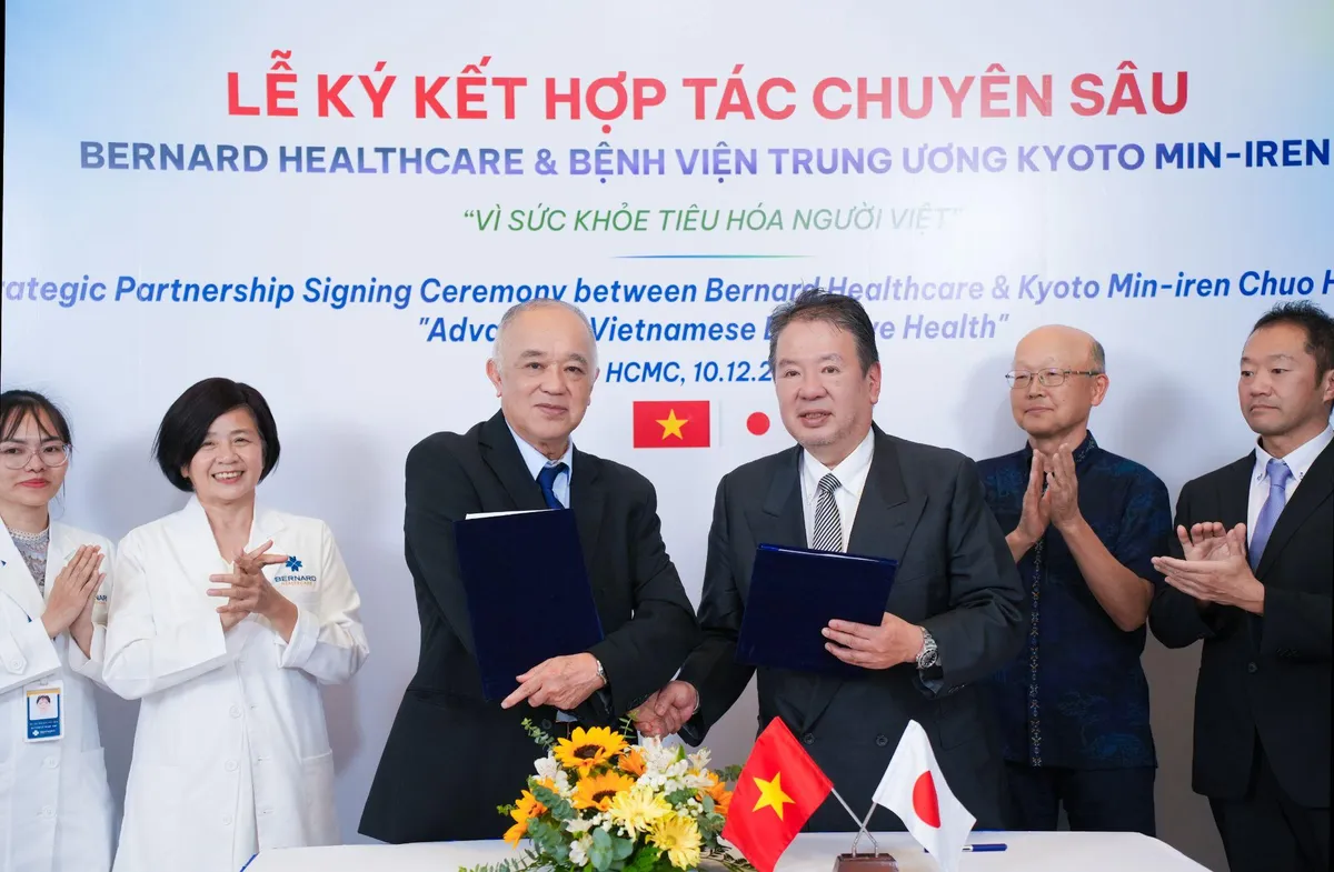 Chuyên gia Nhật giám sát nội soi tiêu hóa chuẩn Nhật tại Bernard - Ảnh 1.