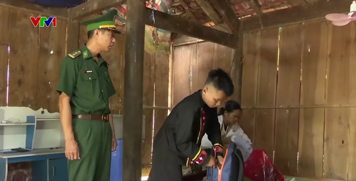 Người lính quân hàm xanh, điểm tựa cho nhân dân vùng biên - Ảnh 1.