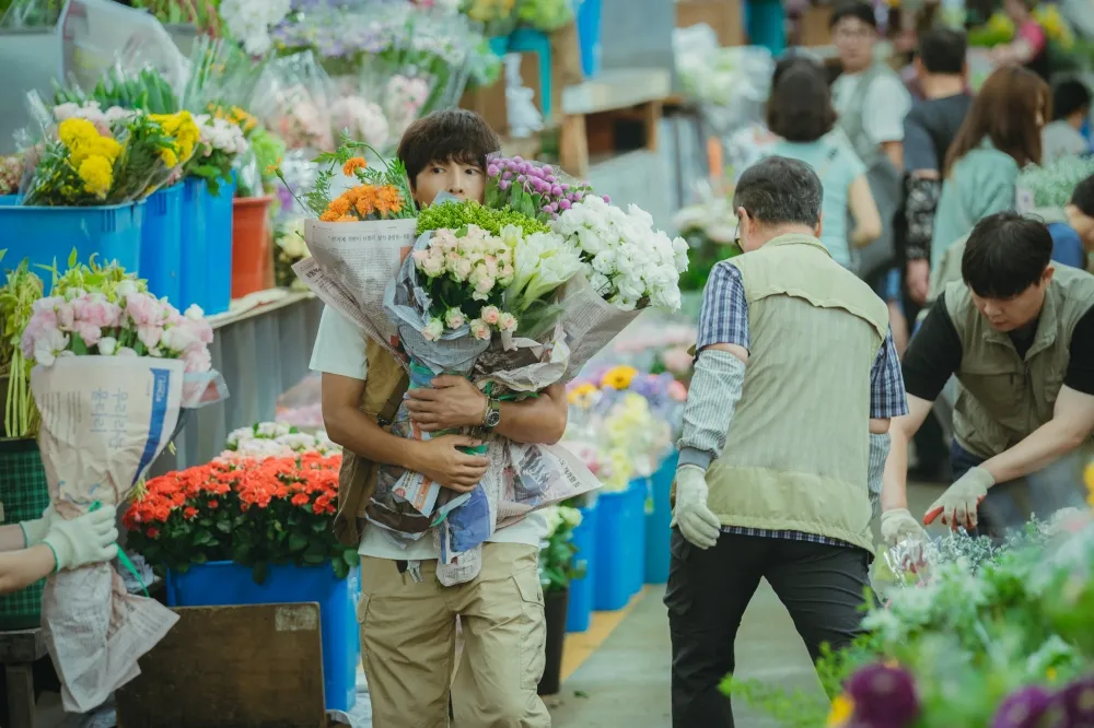 Song Joong Ki có chinh phục được khán giả với "My Youth"  - Ảnh 1.