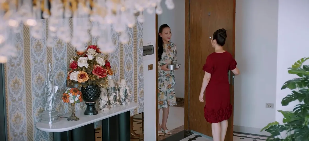Gió ngang khoảng trời xanh - Tập 3: Trà xanh tẽn tò trước chiêu phủ đầu cao tay của vợ giám đốc - Ảnh 13.