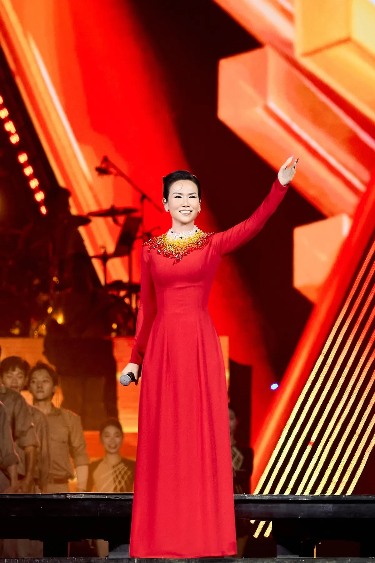 Nhiều sản phẩm &acirc;m nhạc mới hướng về tổ quốc - Ảnh 2.