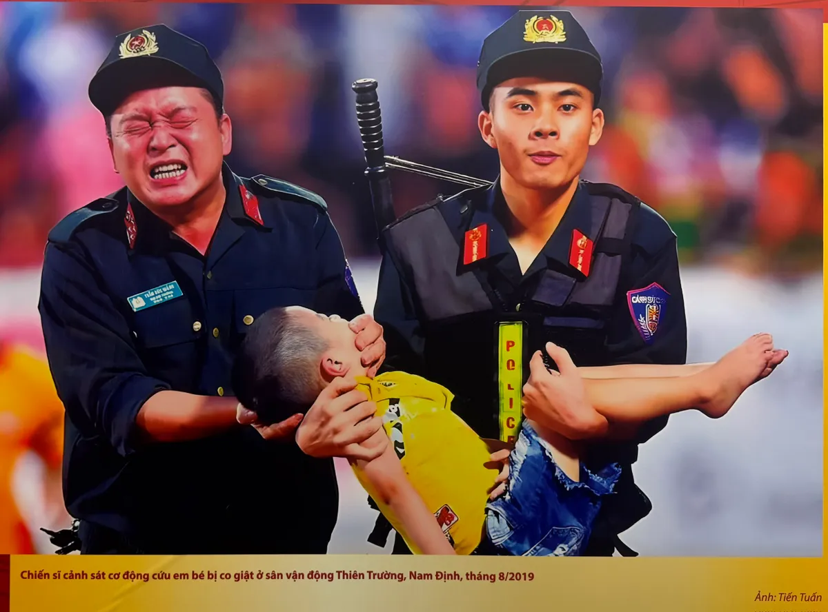 Những hình ảnh, hiện vật giá trị về “Công an nhân dân- 80 năm khắc ghi lời Bác” - Ảnh 4.