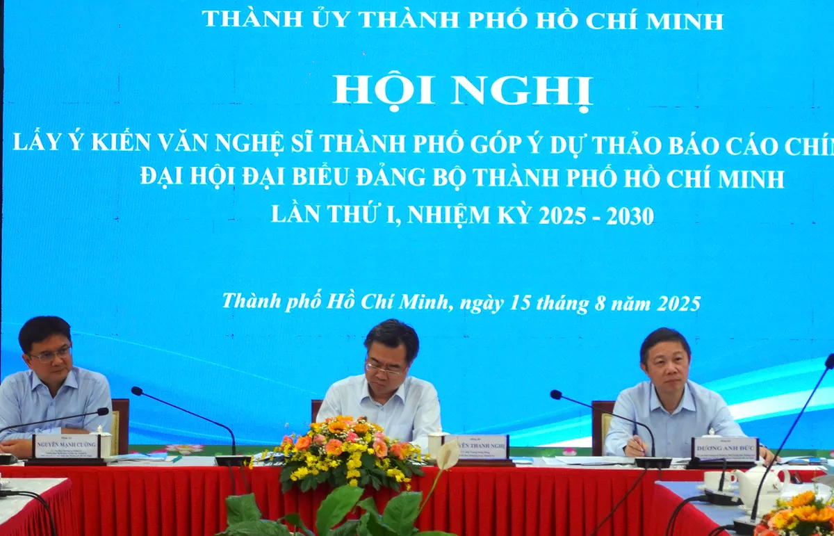 Văn nghệ sĩ góp ý cho văn kiện Dự thảo Đại hội Đảng bộ TP Hồ Chí Minh - Ảnh 1.