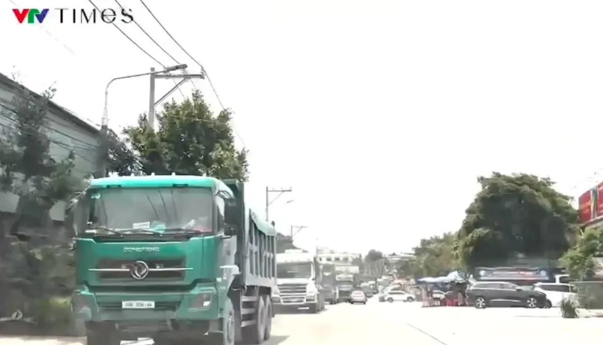Đổi giờ cấm xe tải đường Hoàng Văn Bổn sau phản ánh của Thời báo VTV  - Ảnh 1. Đổi giờ cấm xe tải đường Hoàng Văn Bổn sau phản ánh của Thời báo VTV  - Ảnh 1.