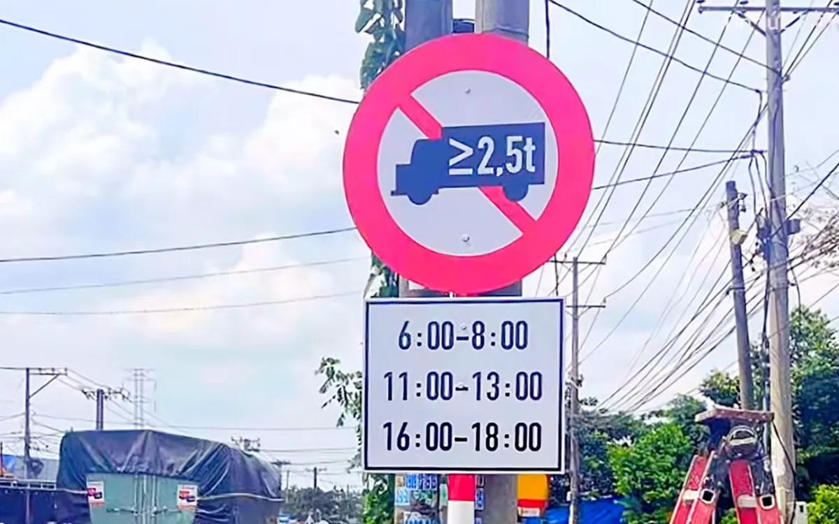 Khung giờ cấm xe trọng tải lớn đã được thay đổi trên đường Hoàng Văn Bổn Khung giờ cấm xe trọng tải lớn đã được thay đổi trên đường Hoàng Văn Bổn