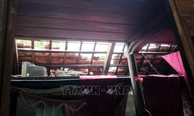 Quảng Trị: Hỗ trợ người dân khắc phục thiệt hại do lốc xoáy gây ra- Ảnh 2.