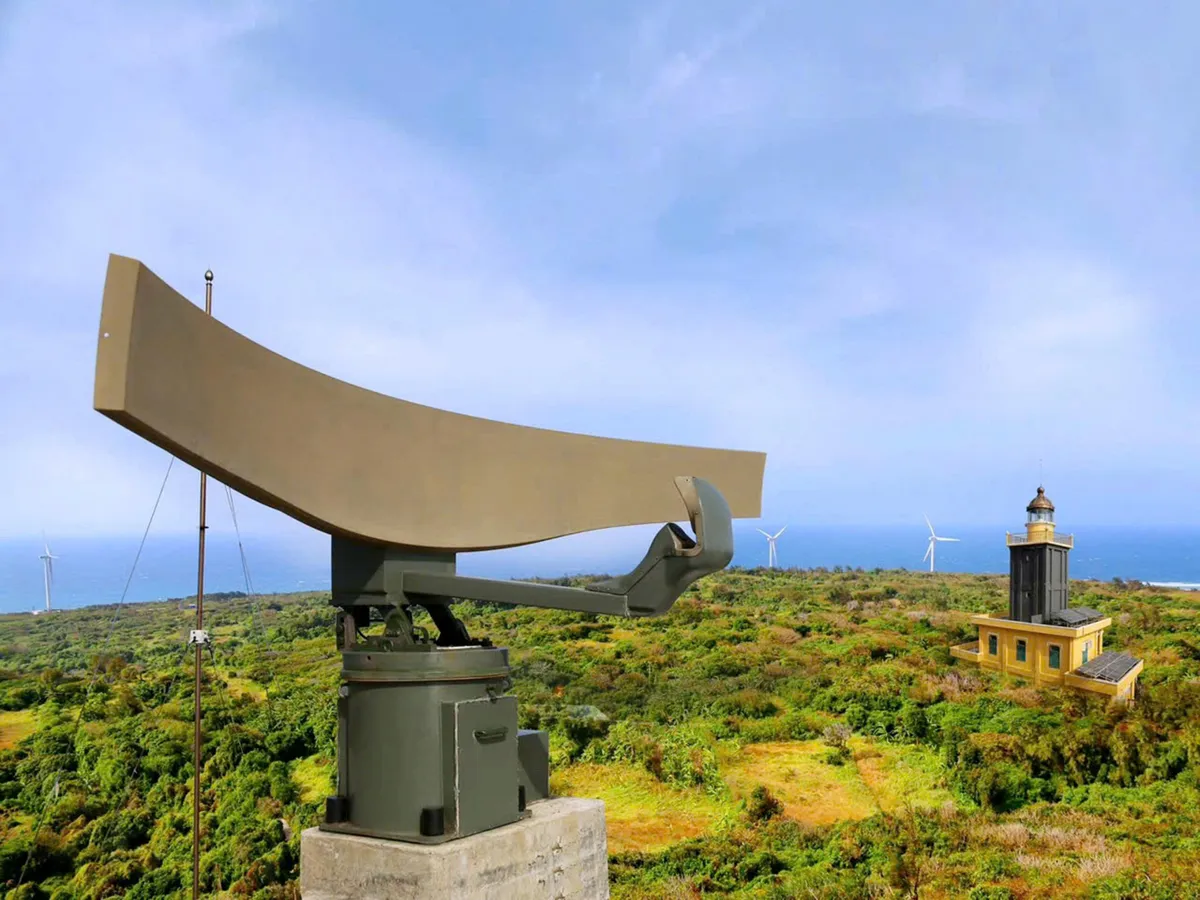 Hải quân nhận đỡ đầu con ngư dân: Tình thương và trách nhiệm trên biển đảo - Ảnh 1.