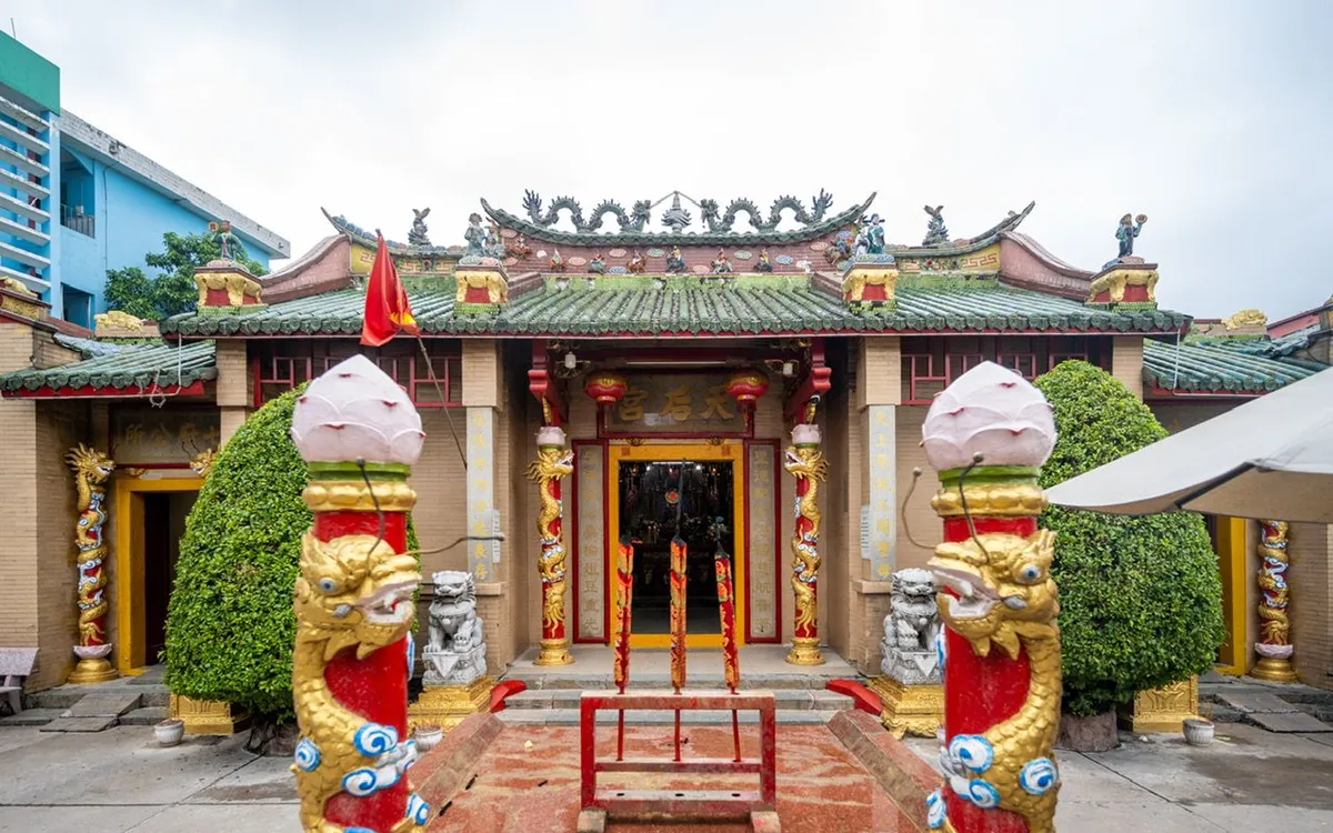 Chùa Bà Bình Dương.