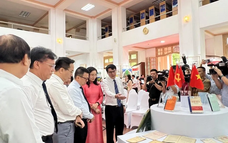 Triển lãm giới thiệu gần 1000 hình ảnh, tư liệu quý giá