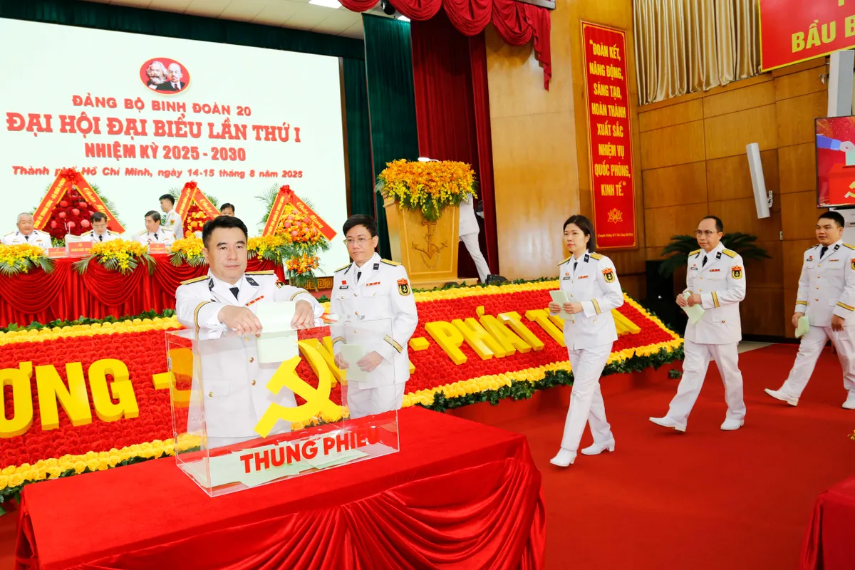 Binh đo&agrave;n 20 - Tổng c&ocirc;ng ty T&acirc;n Cảng S&agrave;i G&ograve;n: Mạnh kinh tế, vững quốc ph&ograve;ng tr&ecirc;n 5 trụ cột - Ảnh 6.