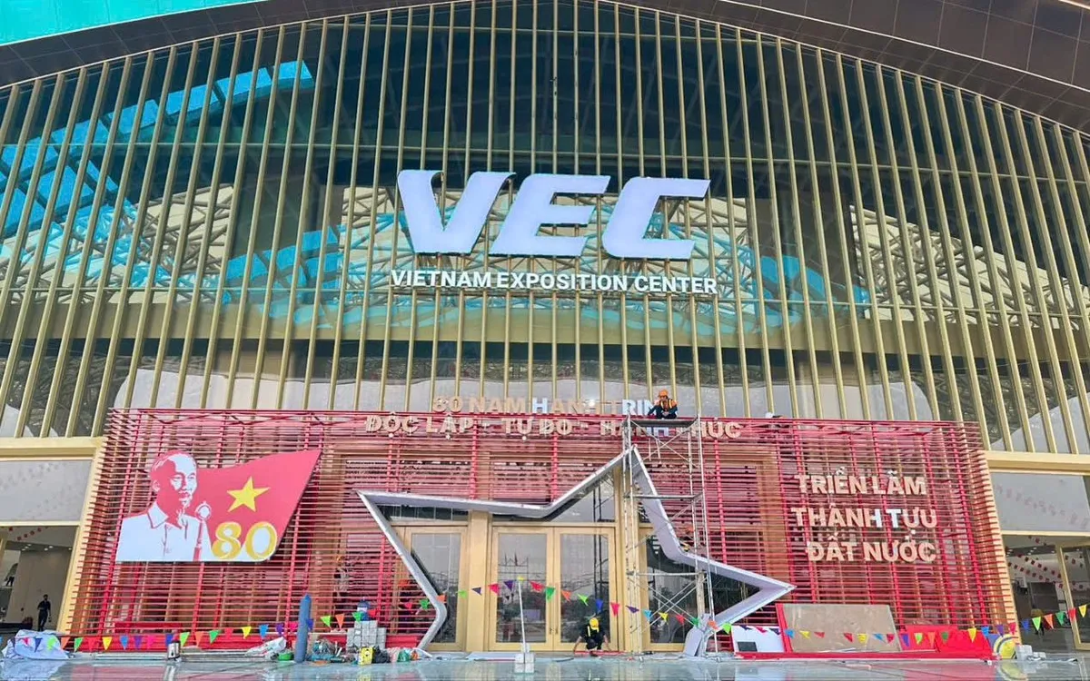 Triển lãm "80 năm Hành trình Độc lập - Tự do - Hạnh phúc" đang dần hoàn thiện (Ảnh: Hiền Nguyễn) Triển lãm "80 năm Hành trình Độc lập - Tự do - Hạnh phúc" đang dần hoàn thiện (Ảnh: Hiền Nguyễn)