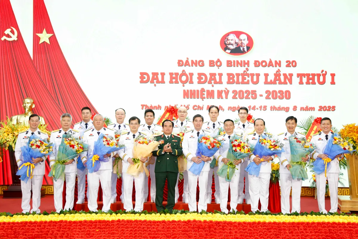 Binh đo&agrave;n 20 - Tổng c&ocirc;ng ty T&acirc;n Cảng S&agrave;i G&ograve;n: Mạnh kinh tế, vững quốc ph&ograve;ng tr&ecirc;n 5 trụ cột - Ảnh 8.