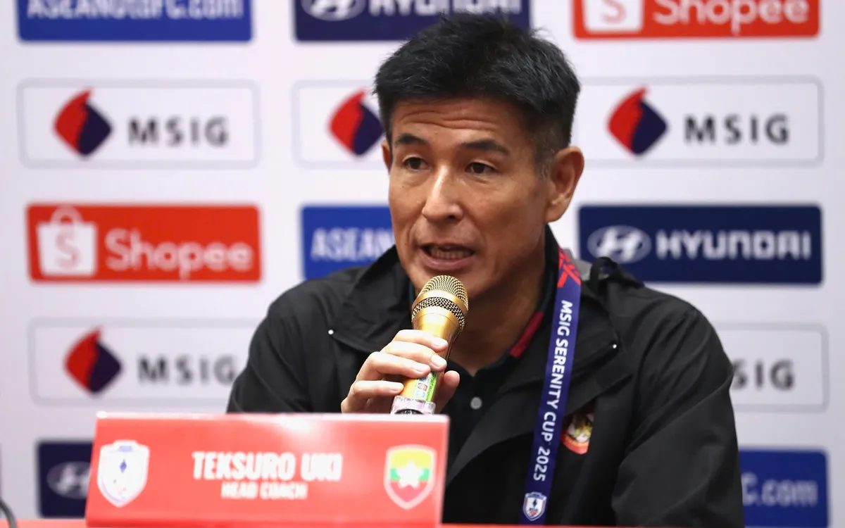 HLV trưởng ĐT nữ Myanamar 