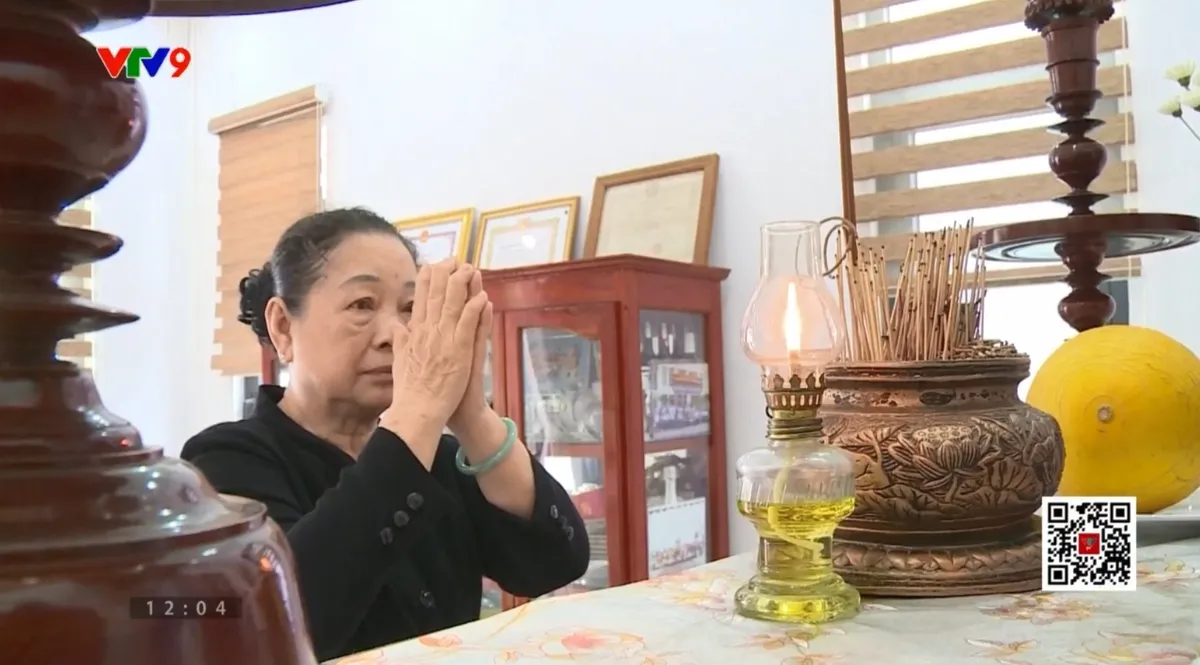 Trọn đời theo cách mạng