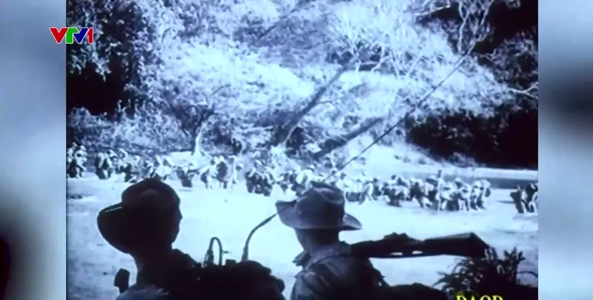 Những ng&agrave;y th&aacute;ng T&aacute;m rực lửa - Ảnh 1.