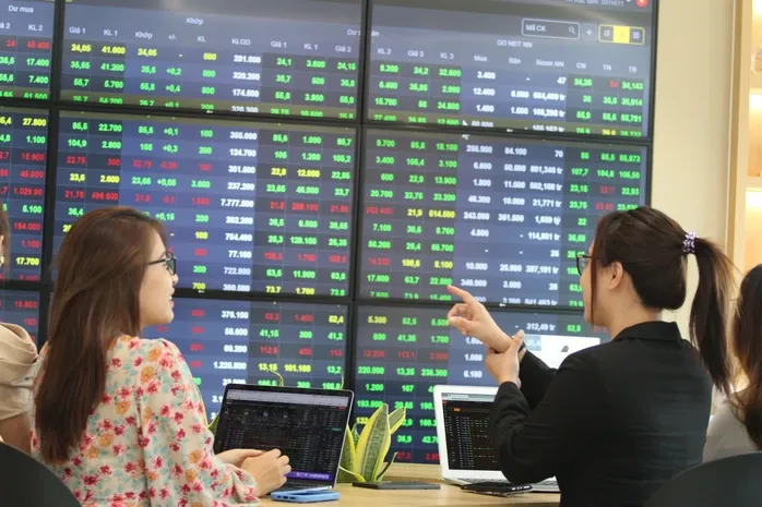 Giá vàng tăng hơn 41%, gần 30.000 tỷ đồng đổ vào chứng khoán mỗi ngày - Ảnh 3.