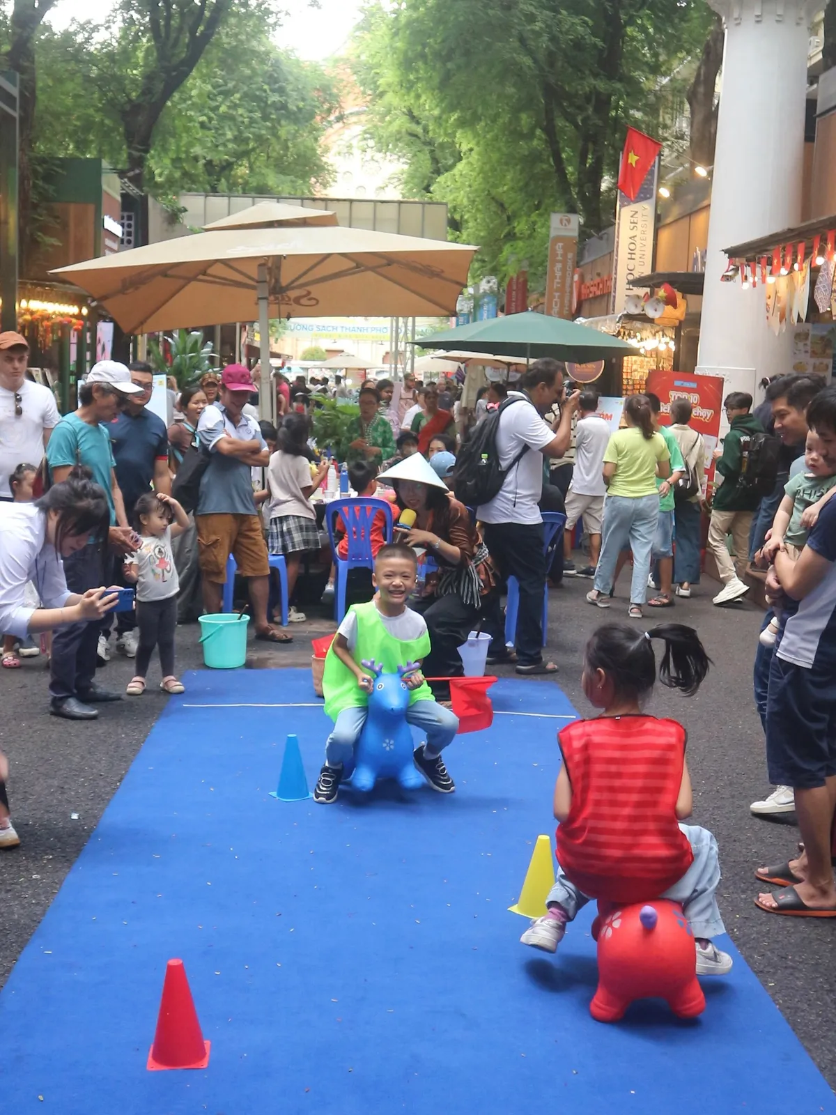 Gợi nhắc k&yacute; ức tuổi thơ giữa l&ograve;ng Đường s&aacute;ch TP Hồ Ch&iacute; Minh- Ảnh 3.