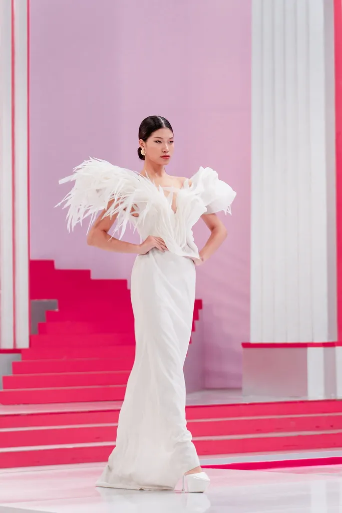Vietnam's Next Top Model loại sốc thủ lĩnh nhà chung - Ảnh 6.