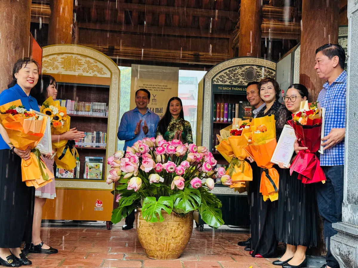 Mở cửa không gian văn hóa đọc tại Văn Miếu- Quốc Tử Giám - Ảnh 1.