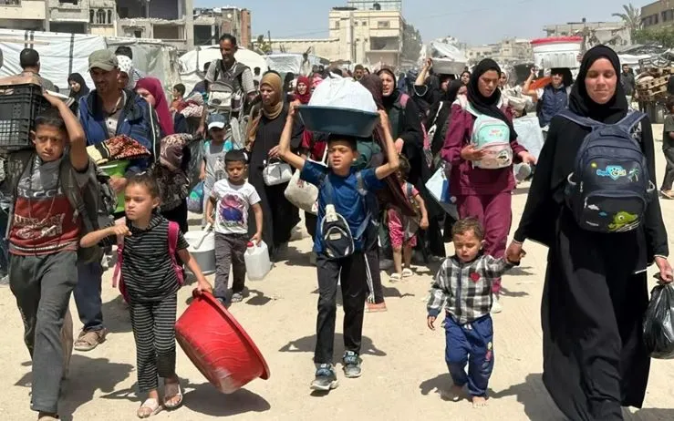 Người Palestine ở Gaza liên tục phải sơ tán để tránh bom đạn. (Ảnh: Moaz Abu Taha/ APA/ ZUMA Press) Người Palestine ở Gaza liên tục phải sơ tán để tránh bom đạn. (Ảnh: Moaz Abu Taha/ APA/ ZUMA Press)