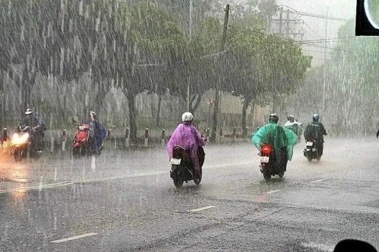 Áp thấp nhiệt đới gây mưa lớn ở Đông Bắc Bộ - Ảnh 1.