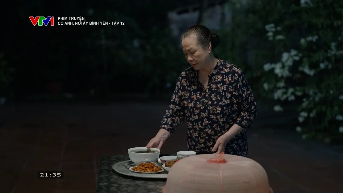 Có anh, nơi ấy bình yên tập 12: Mẹ Huy hoảng hồn vì nhà bị người ta ném đá- Ảnh 17.
