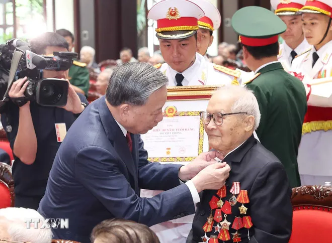 Tổng Bí thư Tô Lâm: Kế thừa thành quả, phát triển những giá trị, tiếp tục đổi mới sáng tạo - Ảnh 2.