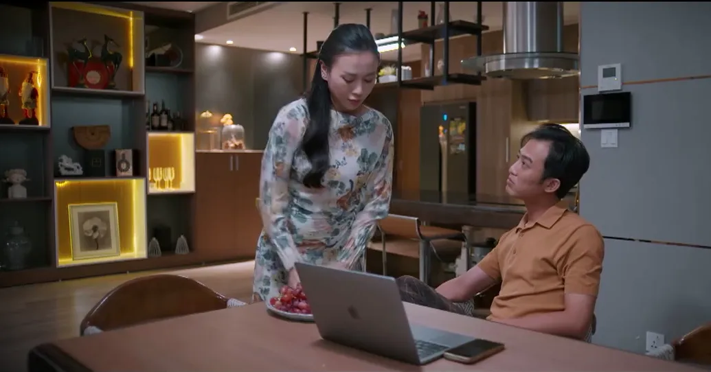 Gi&oacute; ngang khoảng trời xanh - Tập 4: Chồng Mỹ Anh rơi v&agrave;o v&ograve;ng tay 'tr&agrave; xanh' - Ảnh 1.