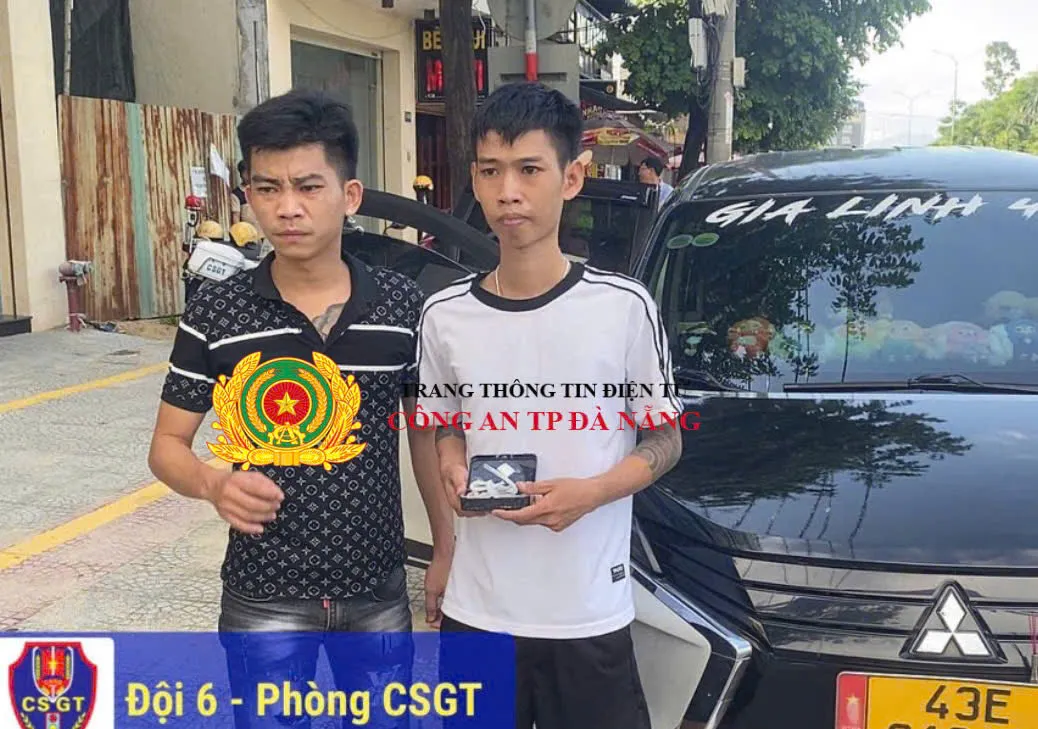 Truy đuổi ô tô nghi vấn, phát hiện hai thanh niên dương tính ma túy - Ảnh 1.