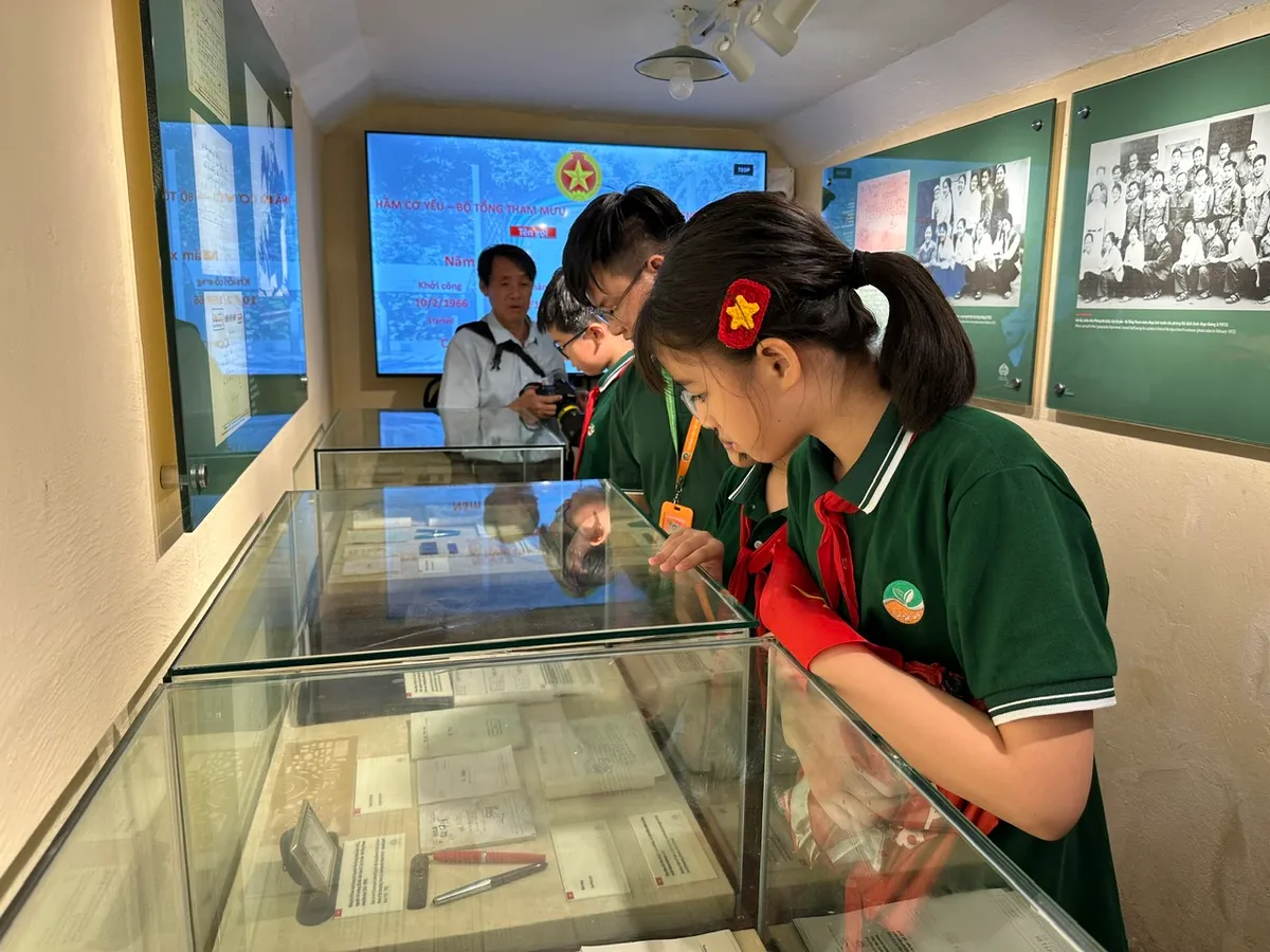 300 tài liệu tại trưng bày "Nhà và Hầm D67 - Hành trình đến ngày toàn thắng" - Ảnh 4.