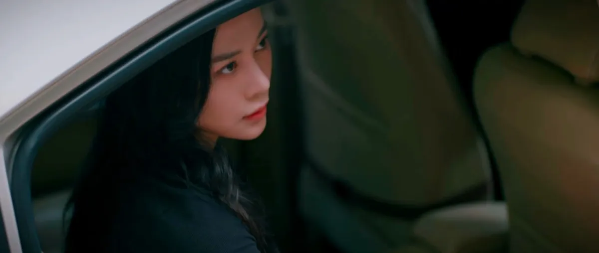 Gió ngang khoảng trời xanh - Tập 4: Vợ đón chồng nhậu say trong vòng tay 'trà xanh'- Ảnh 5.