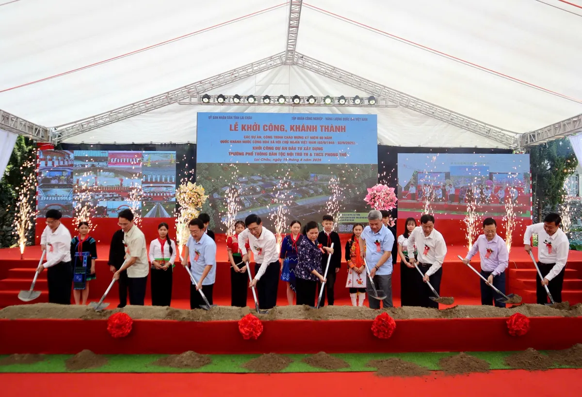 Niềm vui và kỳ vọng của người dân vào công trình mới khánh thành, khởi công  - Ảnh 1.