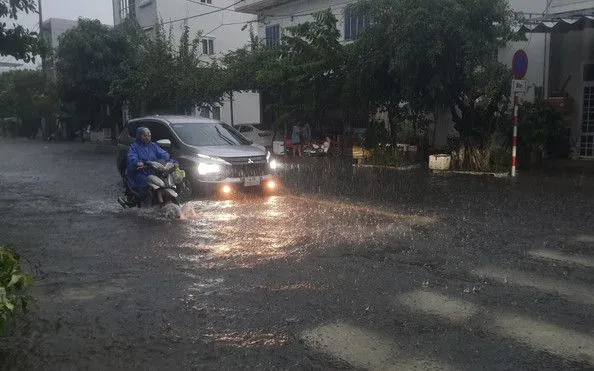 Chiều tối và đêm 19/8, Bắc Bộ, Thanh Hóa có mưa rào và dông rải rác, có nơi mưa to. (Ảnh minh họa - Ảnh: TTXVN) Chiều tối và đêm 19/8, Bắc Bộ, Thanh Hóa có mưa rào và dông rải rác, có nơi mưa to. (Ảnh minh họa - Ảnh: TTXVN)