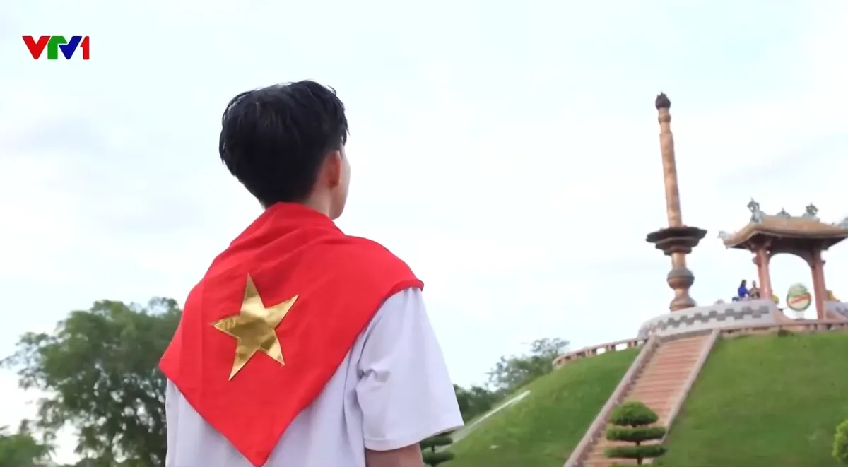 Thêm hiểu lịch sử, trân trọng hòa bình từ những chuyến tham quan di tích - Ảnh 1.
