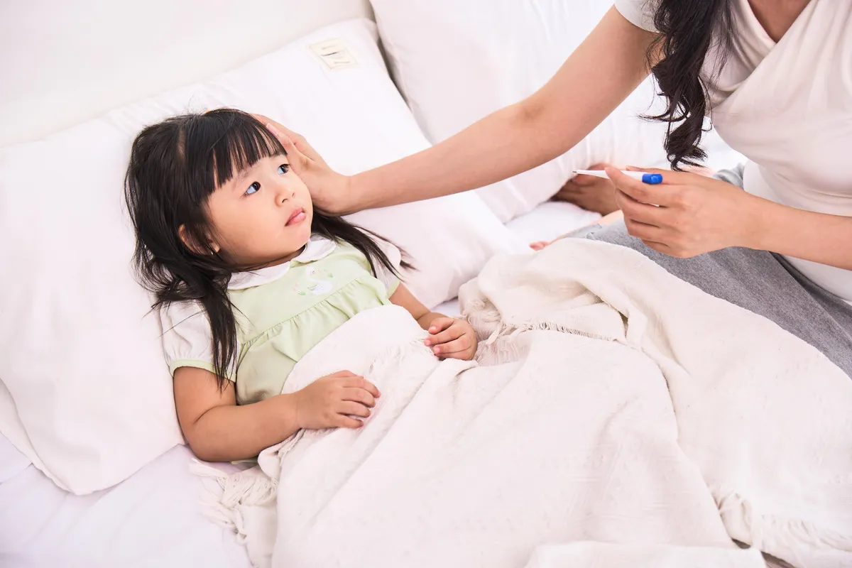 6 hiểu lầm khi chăm sóc trẻ bị viêm mũi họng và xử lý sao cho đúng?- Ảnh 1.