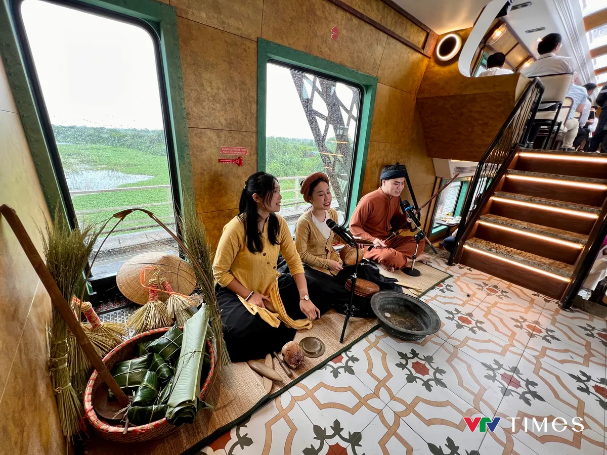 Từ hôm nay, đoàn tàu “Hà Nội 5 cửa ô” vận hành thương mại: Chi tiết lịch trình, giá vé - Ảnh 1.