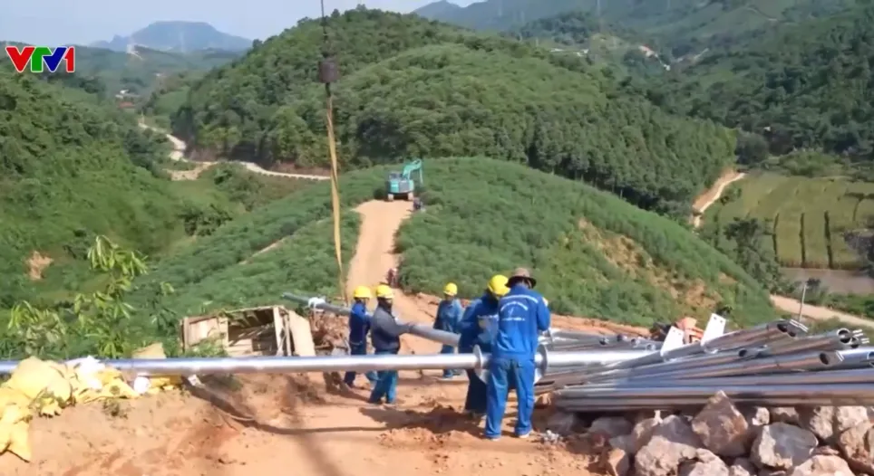 &ldquo;3 ca 4 k&iacute;p&rdquo;, thi c&ocirc;ng xuy&ecirc;n lễ tết, nhiều dự &aacute;n trọng điểm vượt tiến độ - Ảnh 1.