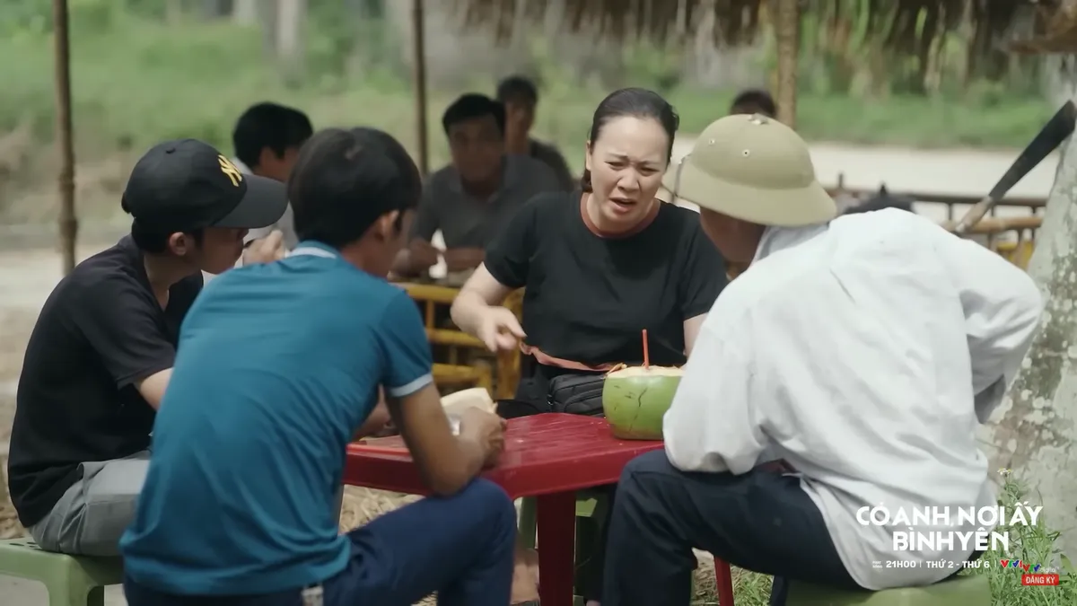 Có anh, nơi ấy bình yên - Tập 13: Ông Thứ chỉ đạo cháu trai không được "tay nhanh hơn não"- Ảnh 1.