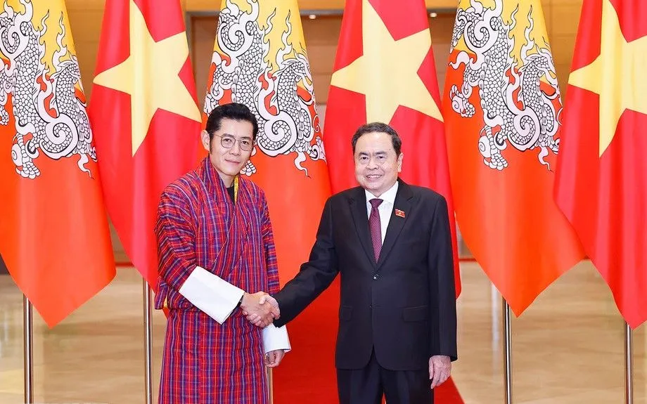 Chủ tịch Quốc hội Trần Thanh Mẫn hội kiến Quốc vương Bhutan Jigme Khesar Namgyel Wangchuck. (Ảnh: TTXVN)  Chủ tịch Quốc hội Trần Thanh Mẫn hội kiến Quốc vương Bhutan Jigme Khesar Namgyel Wangchuck. (Ảnh: TTXVN)