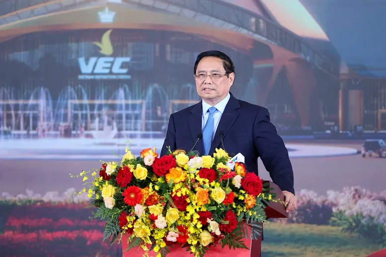 Thủ tướng kỳ vọng đất nước sẽ có thêm nhiều công trình biểu tượng mới để nhân dân được thụ hưởng ngày càng nhiều  - Ảnh 1.