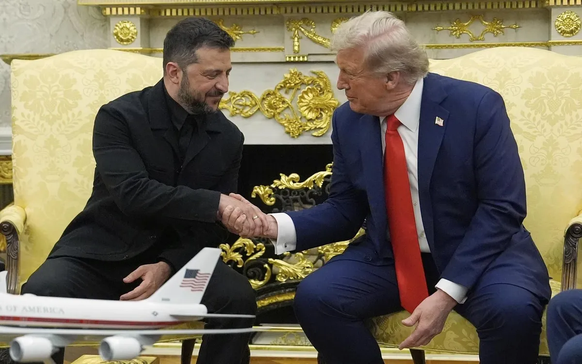 Tổng thống Ukraine Zelensky (bên trái) hội đàm với Tổng thống Mỹ Trump tại Nhà Trắng, ngày 18/8/2025 (Ảnh: AP) Tổng thống Ukraine Zelensky (bên trái) hội đàm với Tổng thống Mỹ Trump tại Nhà Trắng, ngày 18/8/2025 (Ảnh: AP)
