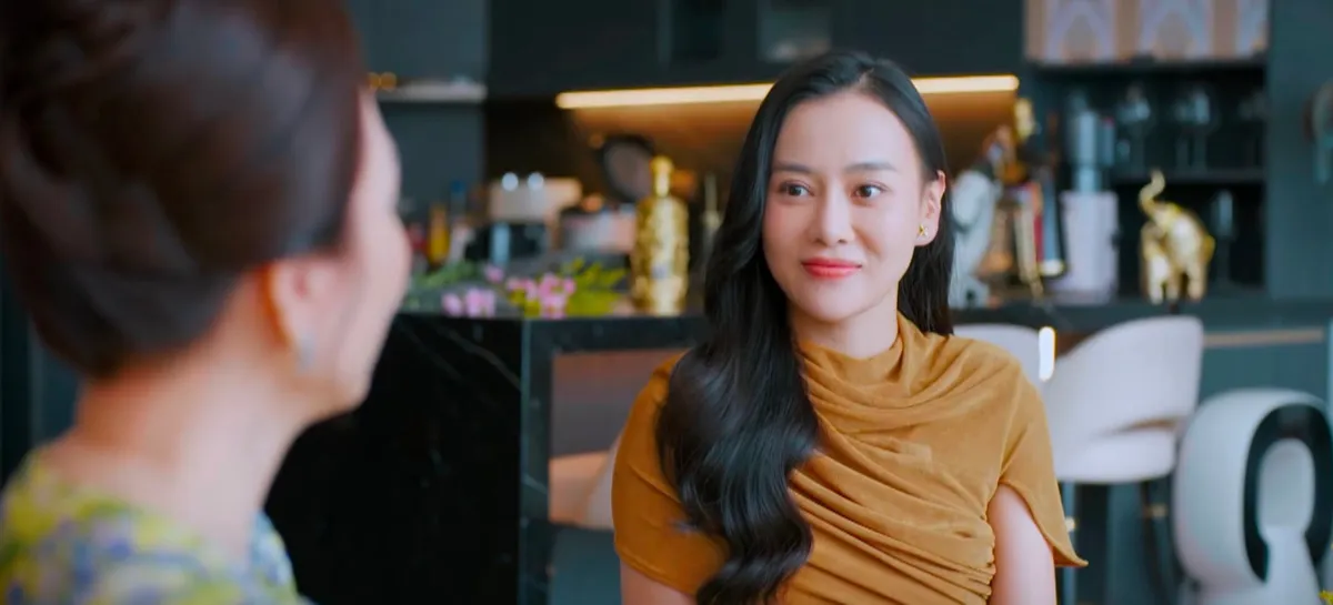 Gió ngang khoảng trời xanh - Tập 6: Đúng lúc bất hòa với chồng vì có bầu, Lam va phải "phi công"- Ảnh 8.